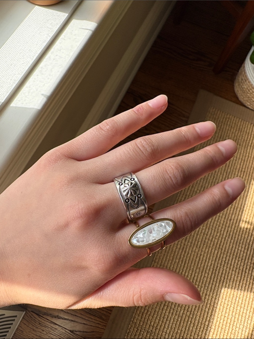 Silver Shell Ring - Picture 2 of 3